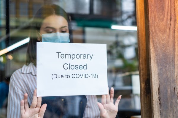 Stratégies efficaces pour gérer une fermeture d'entreprise temporaire